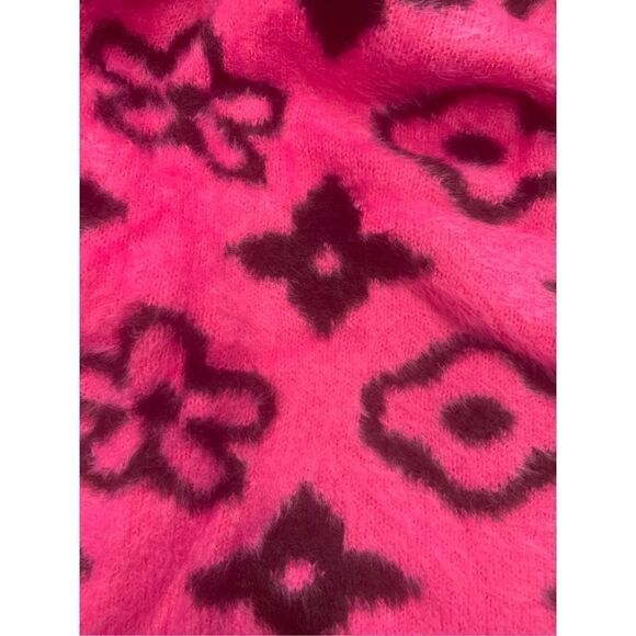 Cute Reversible Hat and Scarf Set - Picture 4 of 6